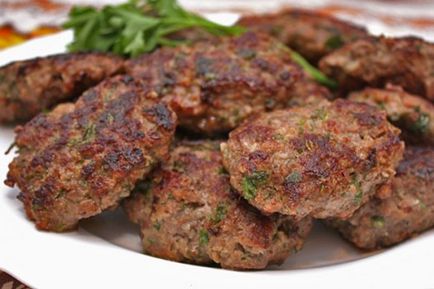 Hogyan (szakács) finom lédús házi pogácsákat darált húst egy lépésről lépésre recept fotók (záró) Hogyan (szakács) finom lédús házi pogácsákat darált húst egy lépésről lépésre recept fotók