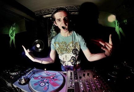 Hogyan lesz egy jó DJ a semmiből, az otthon, a klubok, a rádióban (feltételek) Hogyan lesz egy jó DJ a semmiből, az otthon, a klubok, a rádióban