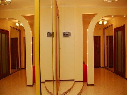 Tapéta a folyosó (45 képkidolgozó), hogy melyiket válassza a fal a lakásban (a folyosón) Tapéta a folyosó (45 képkidolgozó), hogy melyiket válassza a fal a lakásban