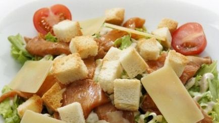 Cézár saláta csirkével recept egy klasszikus otthon - A legfrissebb hírek ma (rózsaszín) Cézár saláta csirkével recept egy klasszikus otthon - A legfrissebb hírek ma