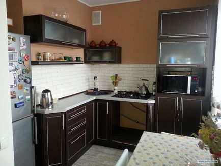 Dicséret! Amint azt felújított 2 szobás Hruscsov (peretirka mennyezeti falak) Dicséret! Amint azt felújított 2 szobás Hruscsov