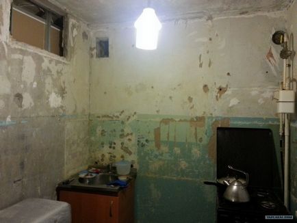Dicséret! Amint azt felújított 2 szobás Hruscsov (peretirka mennyezeti falak) Dicséret! Amint azt felújított 2 szobás Hruscsov