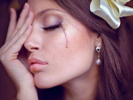 10 egyszerű módja, hogy egy nő a könnyek