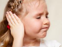 Mi a teendő, ha folyik a füle tiszta folyadékot, miért és hogyan kell kezelni