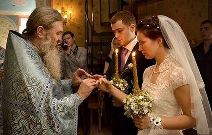 Amire szükség van egy esküvő a templomban, akkor megy ez a szentség, amely gyűrűk van szükség, video tippek