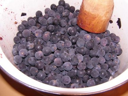 Házi bor a szőlő a legjobb recept lépésről lépésre részletesen (bor) Házi bor a szőlő a legjobb lépésről lépésre recept részletek