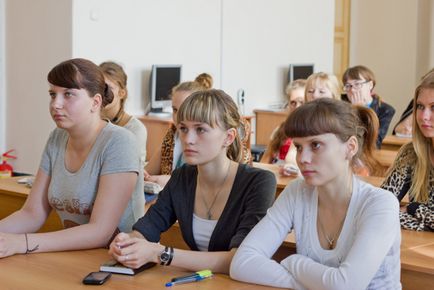 Tour a könyvtár (library) A könyvtár túra