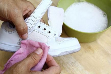 Hogyan fehéríti a sportcipő, cipők és egyéb cipők otthon sokféleképpen fotó és videó