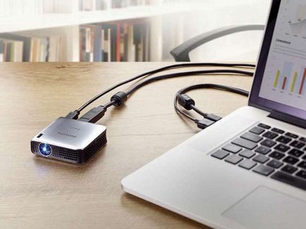Hogyan kell csatlakoztatni a projektort egy laptop vagy a számítógép, és állítsa be (testre) Hogyan kell csatlakoztatni a projektort egy laptop vagy a számítógép, és felállította