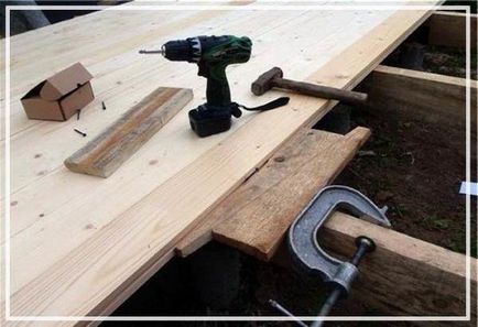 Hogyan tegyük egy cserép a fa padló különböző módokon (stick) Hogyan tegyük egy cserép a fa padló különböző módokon