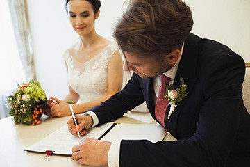 Hogyan változtassuk meg az útlevél házasság után, a megszerzésére irányuló eljárás a dokumentumot