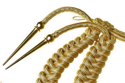 Hogyan kell varrni aiguillette rendesen (varrott) Hogyan kell varrni megfelelően aiguillette