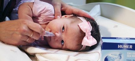 Hogyan mossa a csecsemő orra otthon - hogyan mossa rendesen (videó)