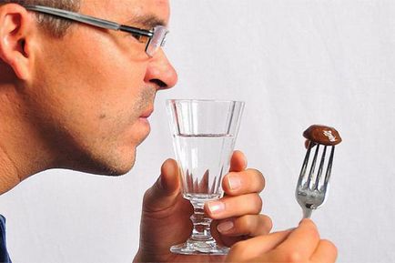 Hogyan lehet ellenőrizni, hamis vodka vagy sem (Vér) Hogyan ellenőrizheti, hogy a hamisított vodka