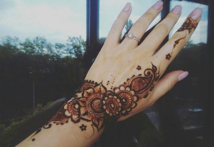 Hogyan pirul mehendi otthon