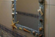 Hogyan díszíteni a tükör keret kezével hogyan díszítik a fürdőszoba és frissíti a régi dekoráció