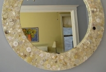 Hogyan díszíteni a tükör keret kezével hogyan díszítik a fürdőszoba és frissíti a régi dekoráció
