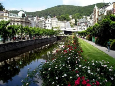 Karlovy Vary felülvizsgálat üdülők, az árak, a kezelési módszerek