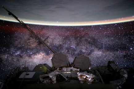 Cosmos közel van a valódi képek a Mars, a Szaturnusz és a Nap