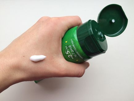 Testápoló krém, modellezve a sziluett, gyógynövény fajtatiszta felülvizsgálat ilovejars (sziluett) Testápoló krém, modellezve a sziluett, gyógynövény fajtatiszta felülvizsgálat ilovejars