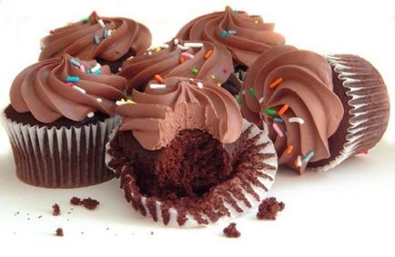 Cream díszítő sütemények tetején lépésről lépésre receptek fényképpel (krém recept muffin) Cream díszítő sütemények tetején lépésről lépésre receptek fotókkal