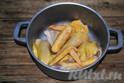 Chicken, párolt szelet hagymát és a sárgarépát - recept fotókkal