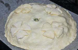 Cake csirkével és gombával -, hogyan kell főzni, egyszerű receptek, lédús feltét (gomba) Cake csirkével és gombával -, hogyan kell főzni, egyszerű receptek, lédús töltelékkel