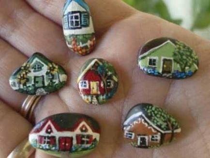 Kőből készült kezüket fotó házak és kertek
