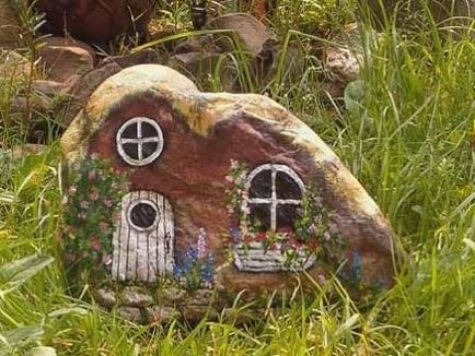 Kőből készült kezüket fotó házak és kertek