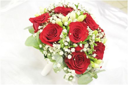 Esküvői csokor vörös rózsa - lehetőség kombinálható más színekkel, fotók