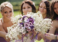 Esküvői csokor lila fény szimbolikus jelentése