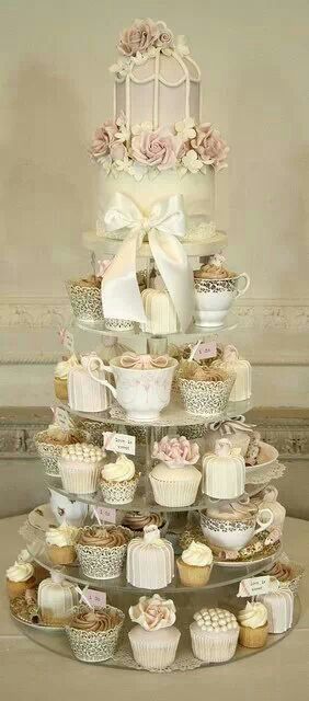 Esküvői torta torta (cupcakes)