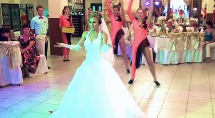 Videó vőlegény énekelni az esküvő a menyasszony (a menyasszony vőlegény énekel egy esküvői dal) Videó menyasszony énekel egy esküvőn a vőlegény