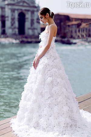 Bride Wars 2015 kiválasztani a legjobb esküvői ruha