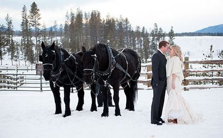 Téli esküvő a menyasszony szépen szigetelje
