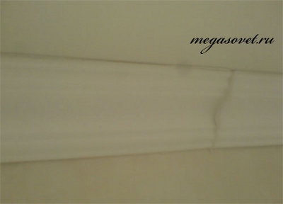 Hogyan ragasztó a díszlécek a mennyezetre (mennyezeti) Hogyan ragasztó a díszlécek a mennyezeten