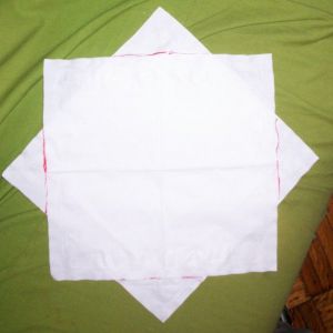 Hogyan készítsünk egy ejtőernyő papírból