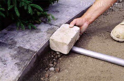 Útcsempe kezük-lépésre mester osztály (előállítási technológiát térkőlerakó kezüket a megoldást arra, hogyan kell helyesen megállapított járólap) Útcsempe kezük lépésből mesterkurzust
