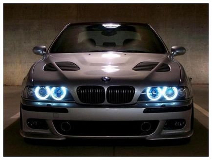 Hogyan készítsünk Angel Eyes Hogyan készítsünk Angel Eyes