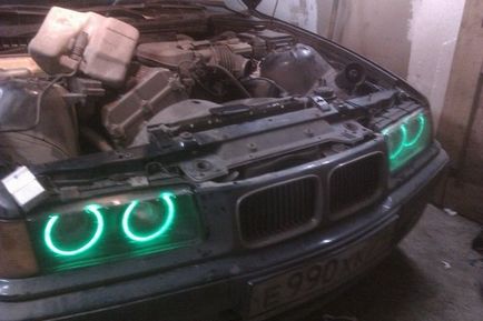 Hogyan készítsünk Angel Eyes Hogyan készítsünk Angel Eyes