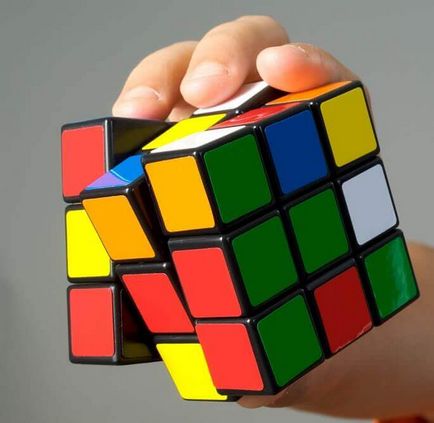 Hogyan gyűjtsünk a Rubik kocka kezdőknek