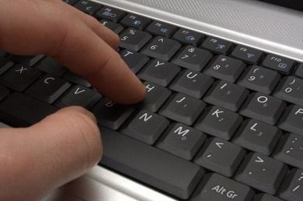 Hogyan kapcsolja be a billentyűzet betűk Hogyan kapcsolja be a billentyűzet betűk