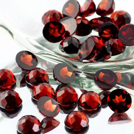 Garnet stone és tulajdonságai Garnet stone és tulajdonságai