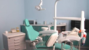 Fogászati ​​garancia fogászati ​​kezelés, töltő különböző klinikák Moszkva