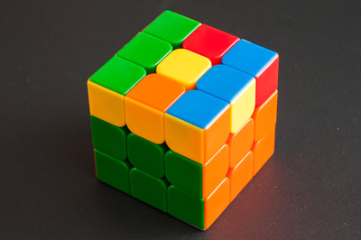 Arról, hogy hogyan össze a Rubik-kocka 3x3 1 perc alatt