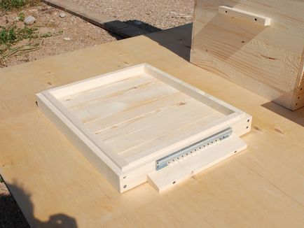Így keretek kaptárok méret, anyagok, ajánlások, nyúl- és nyúl (keret) Így keretek kaptárok méret, anyagok, ajánlások, nyúl- és nyúl