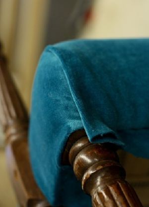 Hogyan kell frissíteni egy régi szék a kezét