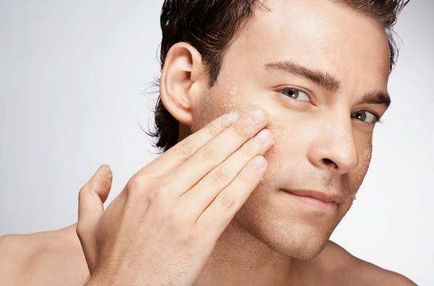 Mi ellátást igényel személy férfiak hím arcbőr kozmetikumok