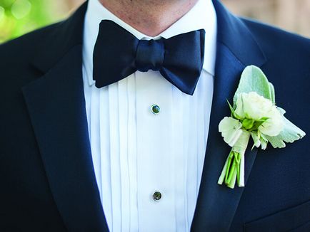 Hogyan vegye fel a mennyasszonyi ruha a menyasszony ruhája