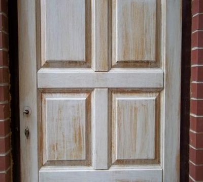 Hogyan kell festeni beltéri ajtók, anélkül, hogy a régi festék maga